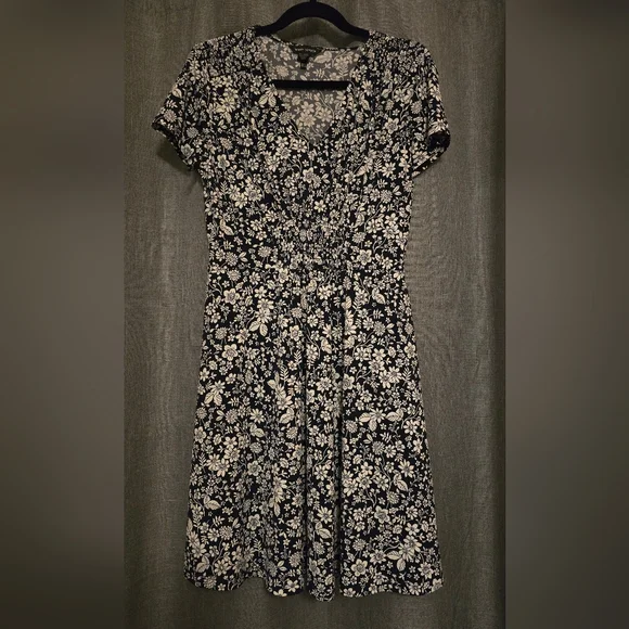 Maggy London Navy and White Floral Dress - Picture 1 of 3